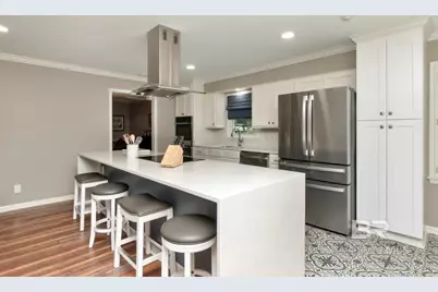 931 E Regents Drive, Mobile, AL 36609 - Photo 10