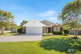 129 Oakwood Ave, Fairhope, AL 36532 - Photo 1