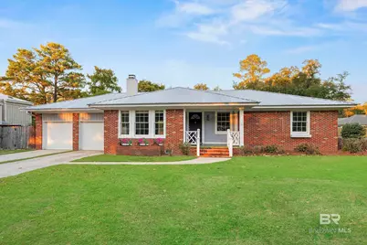 25 Laurel Avenue, Fairhope, AL 36532 - Photo 1