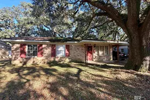 689 Tarawa Dr, Mobile, AL 36609 - Photo 1