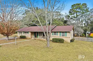 607 Bellangee Ave, Fairhope, AL 36532 - Photo 1