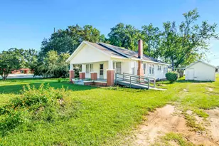 109 N Armstrong Ave, Bay Minette, AL 36507 - Photo 1