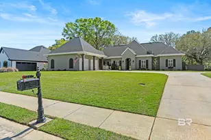 204 S Tee Dr, Fairhope, AL 36532 - Photo 1