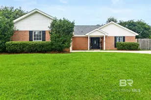 105 Oakwood Ave, Fairhope, AL 36532 - Photo 1