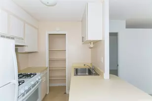 2873 S King St, Honolulu, HI 96826 - Photo 2