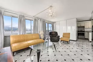 2421 Ala Wai Blvd, Honolulu, HI 96815 - Photo 18