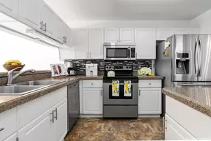 94-835 Lumiauau St, Waipahu, HI 96797 - Photo 8