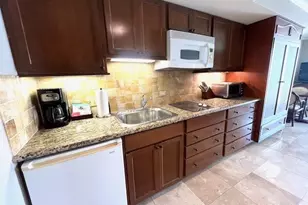 2045 Kalakaua Ave, Honolulu, HI 96815 - Photo 10