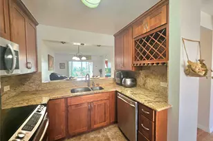 1090 Ala Napunani St, Honolulu, HI 96818 - Photo 8