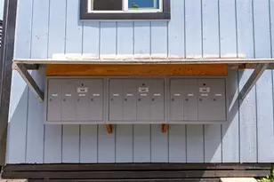 815 Lopez Ln, Honolulu, HI 96817 - Photo 22
