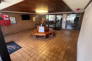 2415 Ala Wai Blvd, Honolulu, HI 96815 - Photo 10