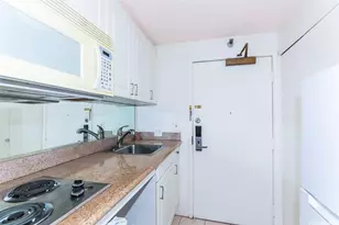 1700 Ala Moana Blvd, Honolulu, HI 96815 - Photo 8