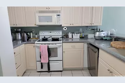 990 Ala Nanala Street #22B, Honolulu, HI 96818 - Photo 2