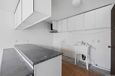 1687 Pensacola Street #1004, Honolulu, HI 96822 - Photo 10