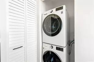 2121 Ala Wai Blvd, Honolulu, HI 96815 - Photo 4