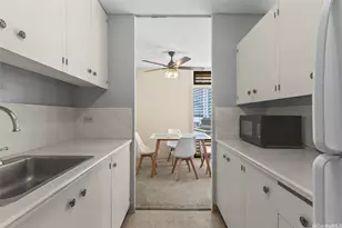 910 Ahana St, Honolulu, HI 96814 - Photo 4