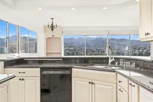 2547 Ala Wai Blvd, Honolulu, HI 96815 - Photo 2