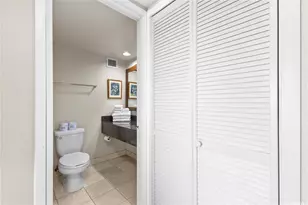 2045 Kalakaua Ave, Honolulu, HI 96815 - Photo 14