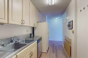 1561 Kanunu St, Honolulu, HI 96814 - Photo 6