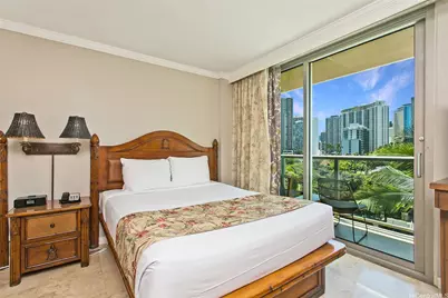 2045 Kalakaua Avenue #401, Honolulu, HI 96815 - Photo 2