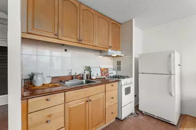 1550 Wilder Avenue #A705, Honolulu, HI 96822 - Photo 6