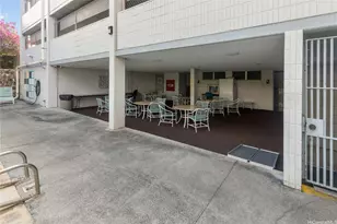 647 Kunawai Ln, Honolulu, HI 96817 - Photo 22