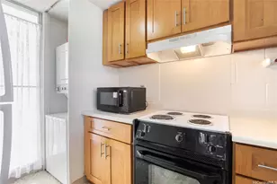 647 Kunawai Ln, Honolulu, HI 96817 - Photo 10