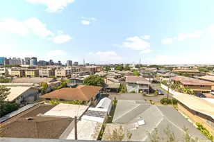 647 Kunawai Ln, Honolulu, HI 96817 - Photo 16