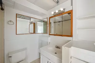 2421 Ala Wai Blvd, Honolulu, HI 96815 - Photo 16