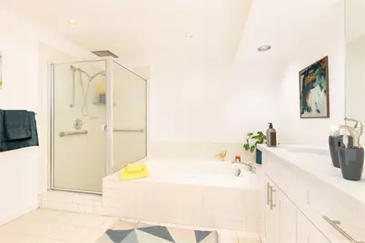 1 Keahole Place #2511, Honolulu, HI 96825 - Photo 8