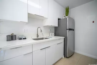 625 Mananai Place #24A, Honolulu, HI 96818 - Photo 2