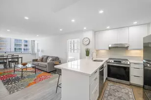 2500 Kalakaua Ave, Honolulu, HI 96815 - Photo 2