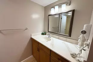 2240 Kuhio Ave, Honolulu, HI 96815 - Photo 10