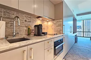 383 Kalaimoku St, Honolulu, HI 96815 - Photo 8