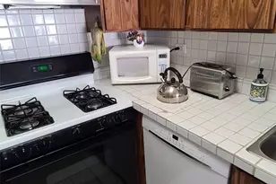 2452 Tusitala St, Honolulu, HI 96815 - Photo 10