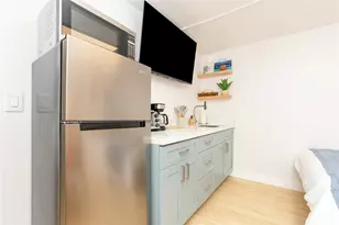 2463 Kuhio Avenue, Honolulu, HI 96815 - Photo 6