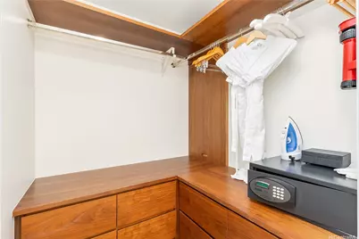 383 Kalaimoku Street #E2802, Honolulu, HI 96815 - Photo 14