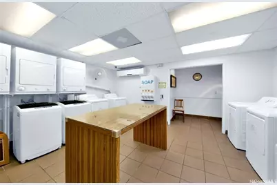 440 Olohana Street #1808, Honolulu, HI 96815 - Photo 14