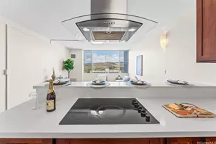 3045 Ala Napuaa Pl, Honolulu, HI 96818 - Photo 4