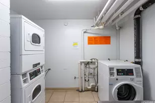 1560 Kanunu St, Honolulu, HI 96814 - Photo 20