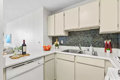 430 Lewers Street #2505, Honolulu, HI 96815 - Photo 14