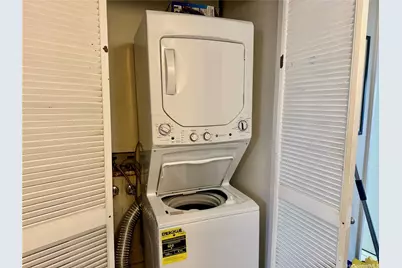 2440 Kuhio Avenue #2105, Honolulu, HI 96815 - Photo 14