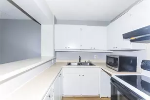 400 Hobron Ln, Honolulu, HI 96815 - Photo 10