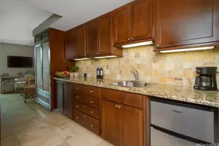 2045 Kalakaua Ave, Honolulu, HI 96815 - Photo 8