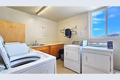 1655 Makaloa Street #1616, Honolulu, HI 96814 - Photo 18