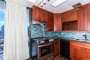 225 Queen St, Honolulu, HI 96813 - Photo 8