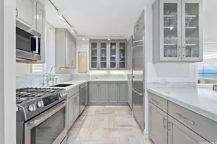 2895 Kalakaua Ave, Honolulu, HI 96815 - Photo 18