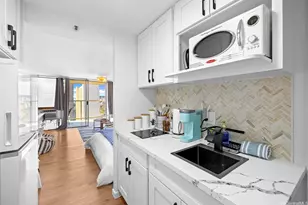 445 Seaside Ave, Honolulu, HI 96815 - Photo 16