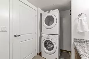 988 Halekauwila St, Honolulu, HI 96814 - Photo 6