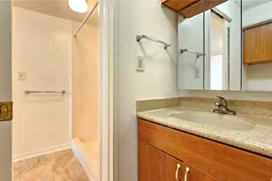 1624 Kanunu St, Honolulu, HI 96814 - Photo 12